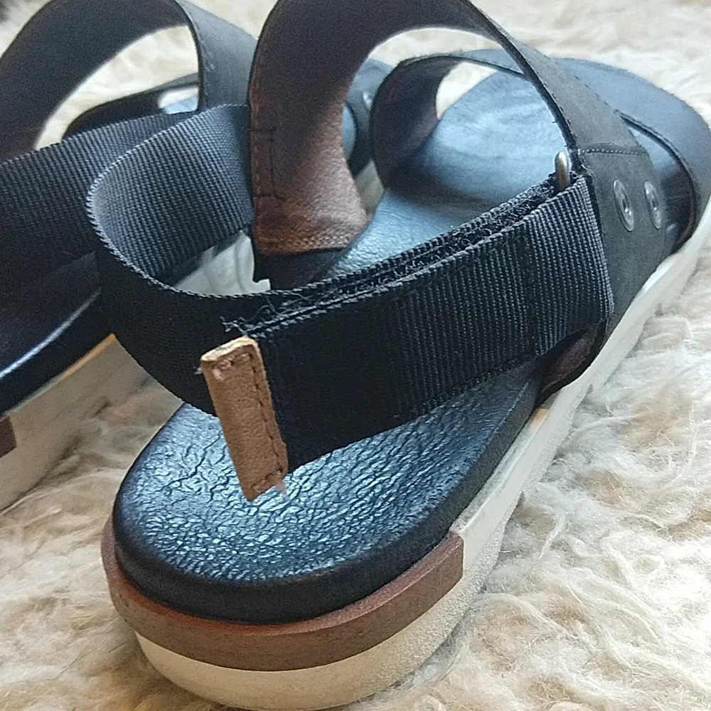 Sorel Torpeda Sandals Black Sling Back Flat Comfortable 10